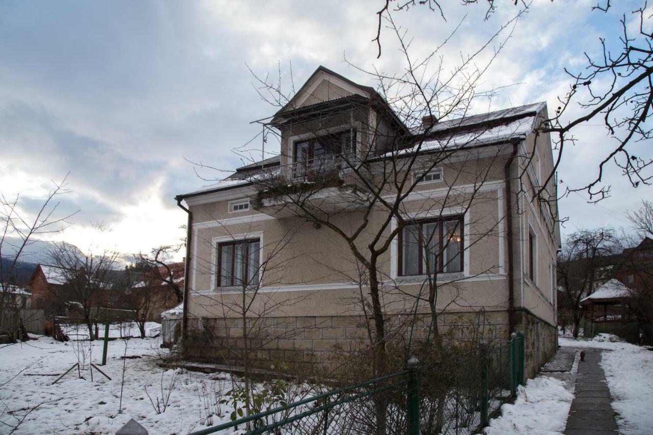 Zabava Appartement Jaremtsje Buitenkant foto