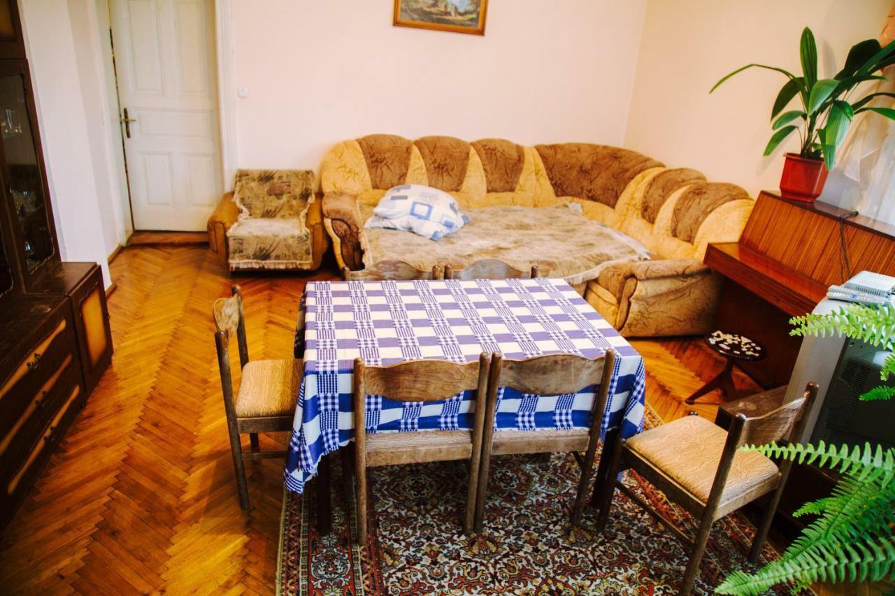 Zabava Appartement Jaremtsje Buitenkant foto